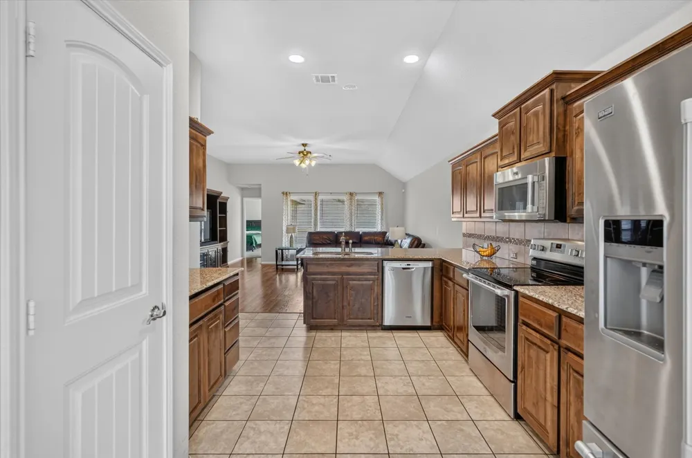 902 Mockingbird Lane Glenn Heights, TX 75154