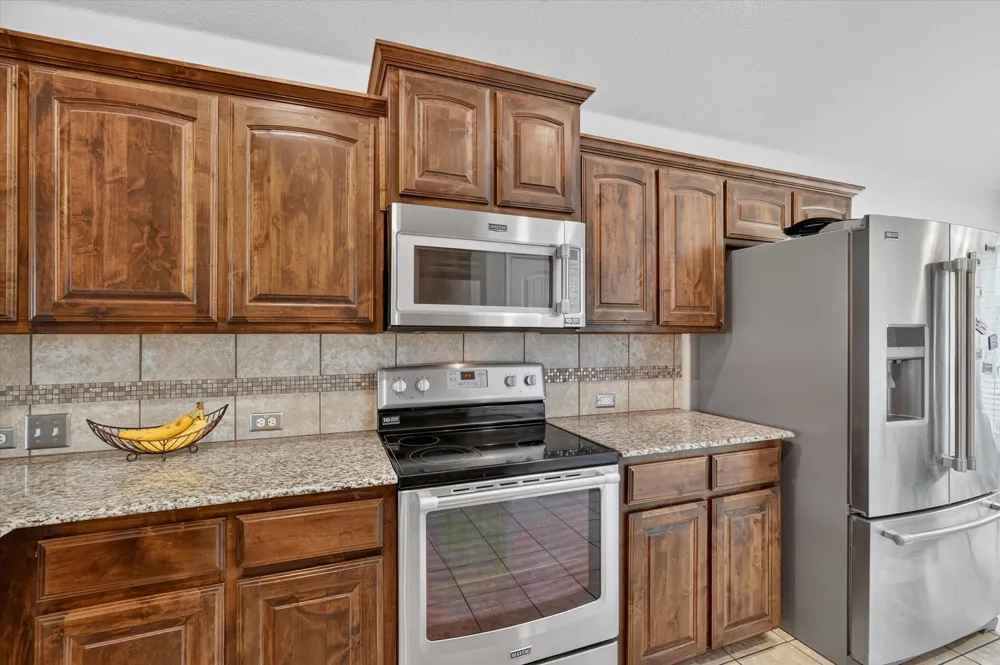 902 Mockingbird Lane Glenn Heights, TX 75154