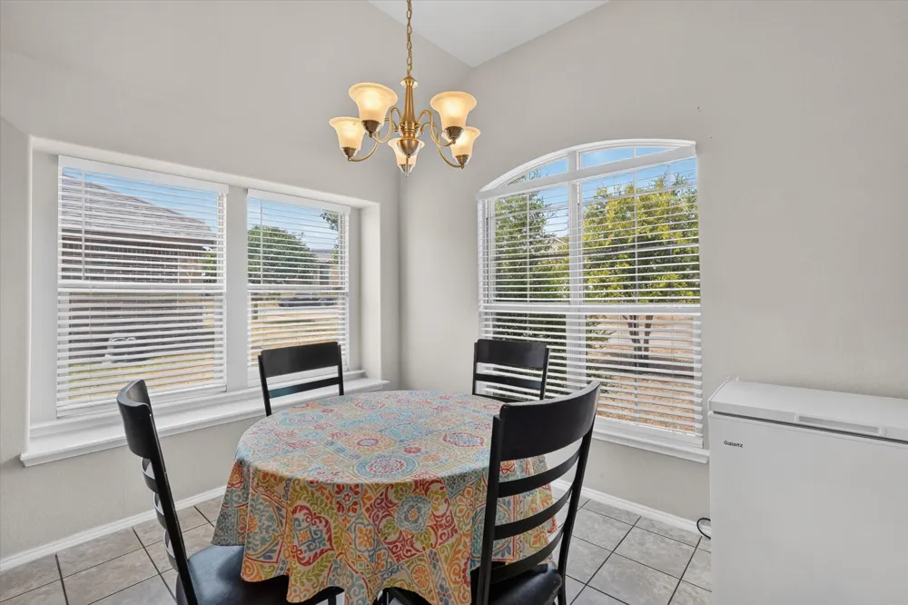 902 Mockingbird Lane Glenn Heights, TX 75154