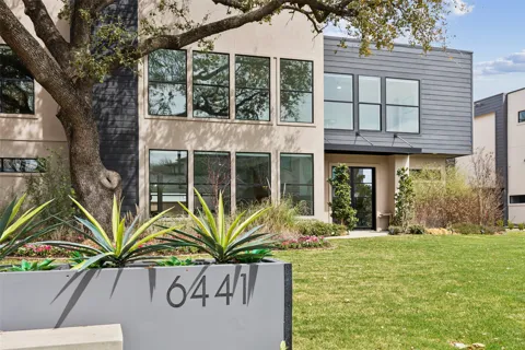 6441 Royalton Drive