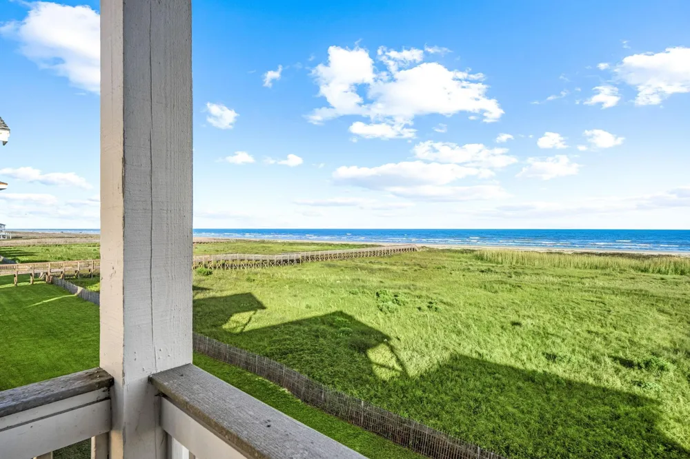 4223 King Rail Circle Galveston, TX 77554
