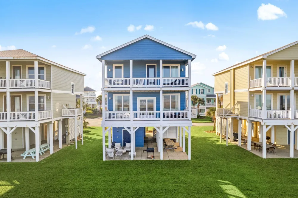 4223 King Rail Circle Galveston, TX 77554