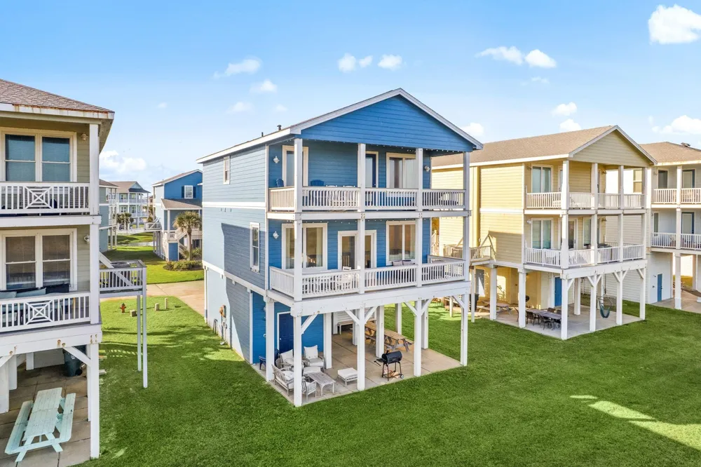 4223 King Rail Circle Galveston, TX 77554