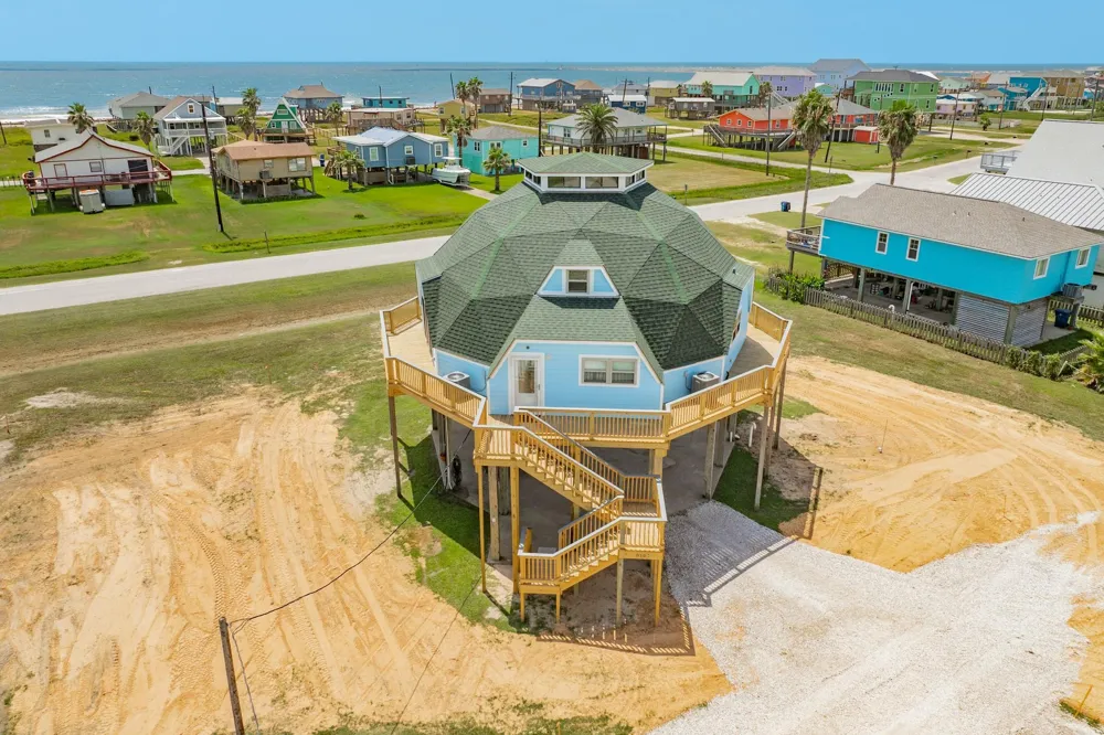 810 Surf Drive Surfside Beach, TX 77541