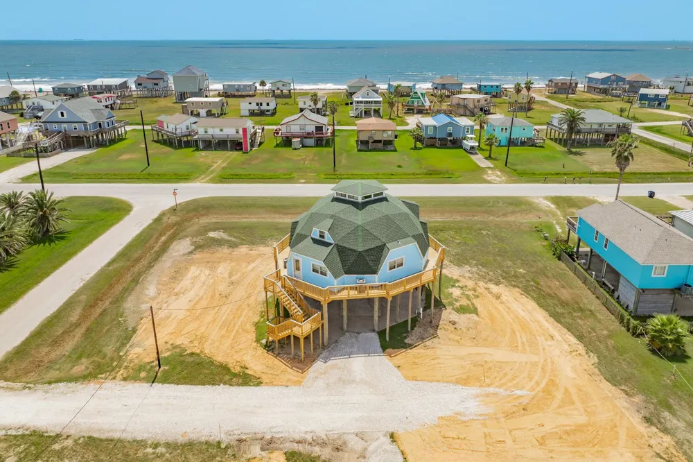 810 Surf Drive Surfside Beach, TX 77541