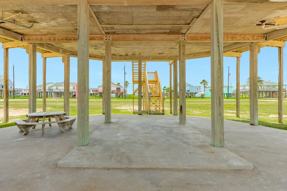 810 Surf Drive Surfside Beach, TX 77541
