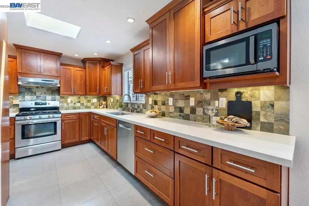 18747 Sandy Road Castro Valley, CA 94546