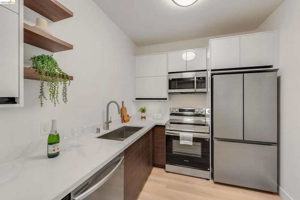 1121 40Th St #4104 Emeryville, CA 94608