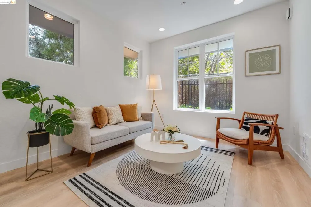 1121 40Th St #4104 Emeryville, CA 94608
