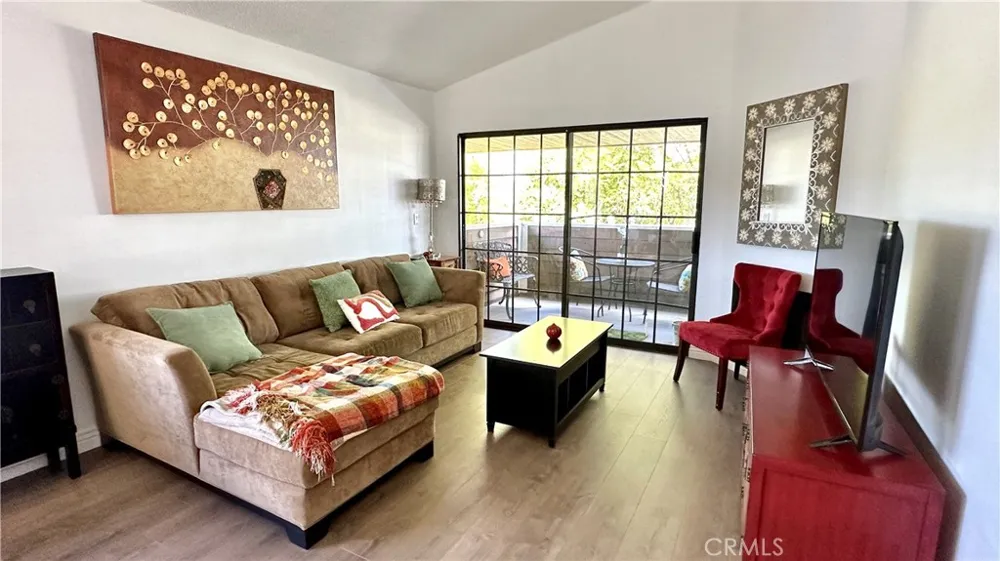 6545 Reseda Boulevard #24 Reseda, CA 91335
