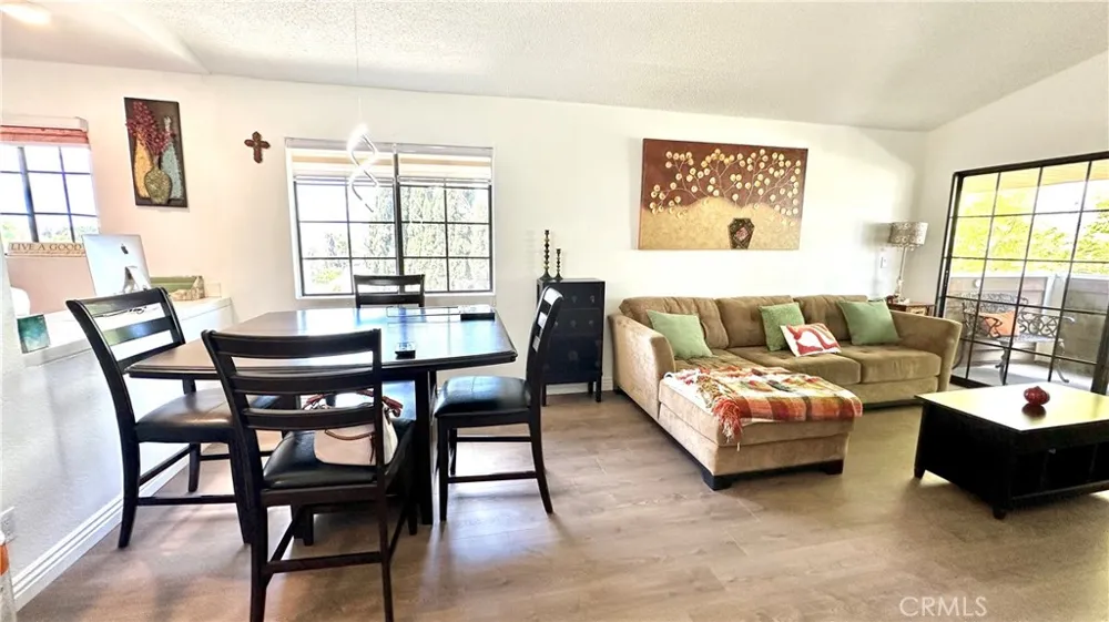6545 Reseda Boulevard #24 Reseda, CA 91335
