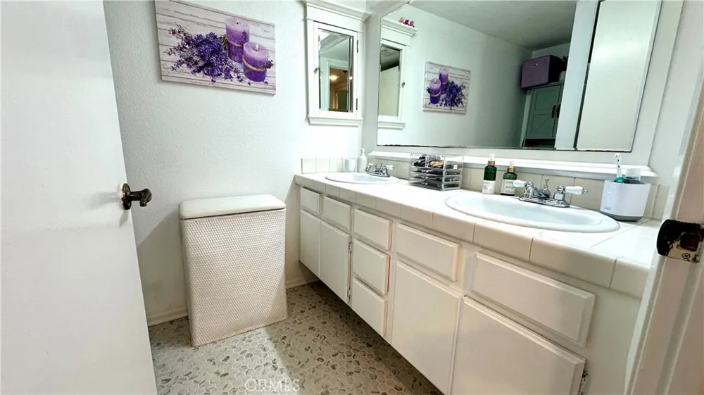 6545 Reseda Boulevard #24 Reseda, CA 91335