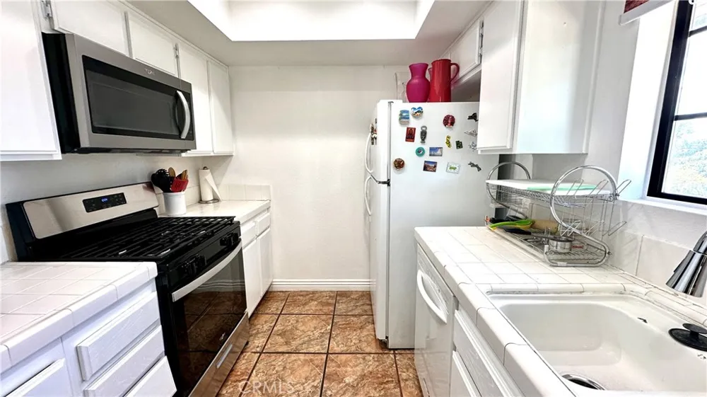 6545 Reseda Boulevard #24 Reseda, CA 91335