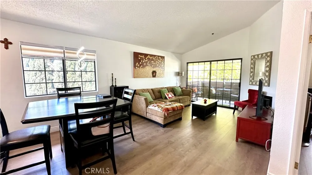 6545 Reseda Boulevard #24 Reseda, CA 91335