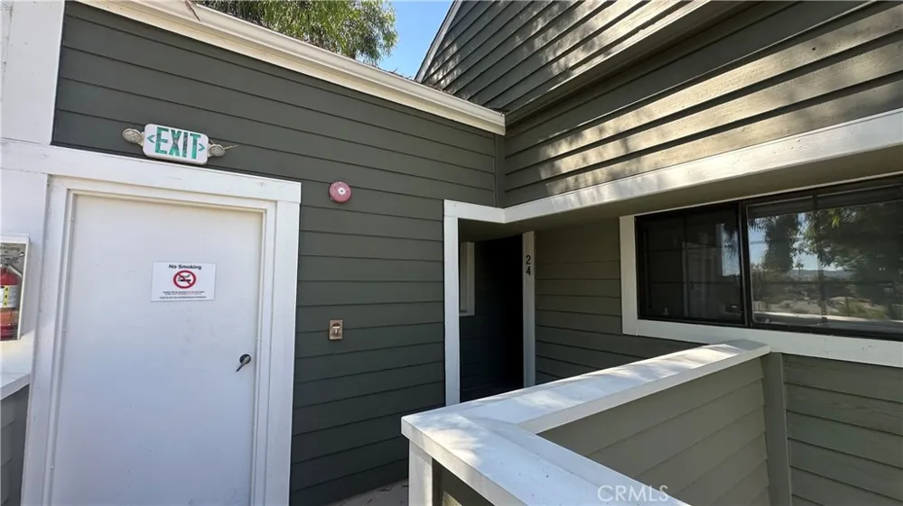 6545 Reseda Boulevard #24 Reseda, CA 91335