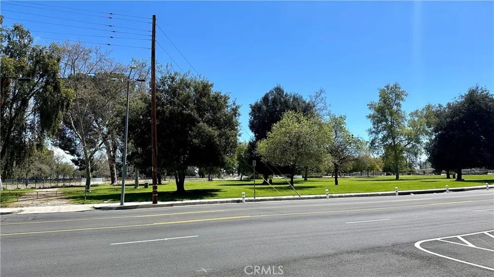 6545 Reseda Boulevard #24 Reseda, CA 91335
