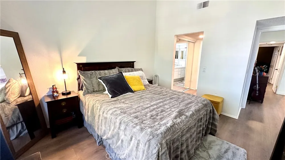 6545 Reseda Boulevard #24 Reseda, CA 91335