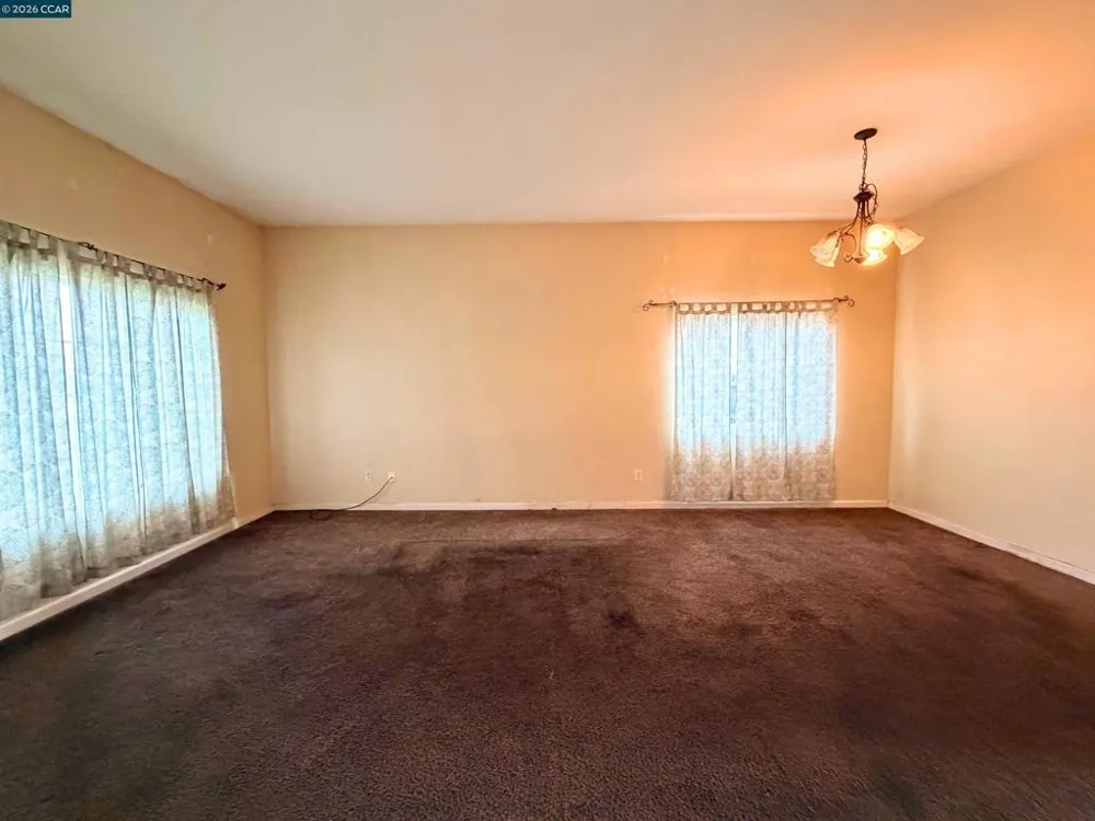 1990 Pisa Cir Stockton, CA 95206