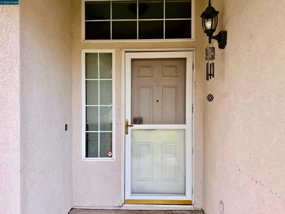 1990 Pisa Cir Stockton, CA 95206
