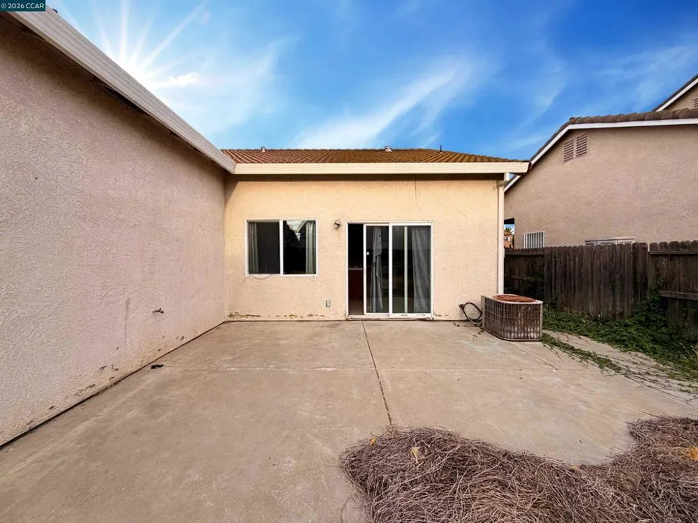 1990 Pisa Cir Stockton, CA 95206
