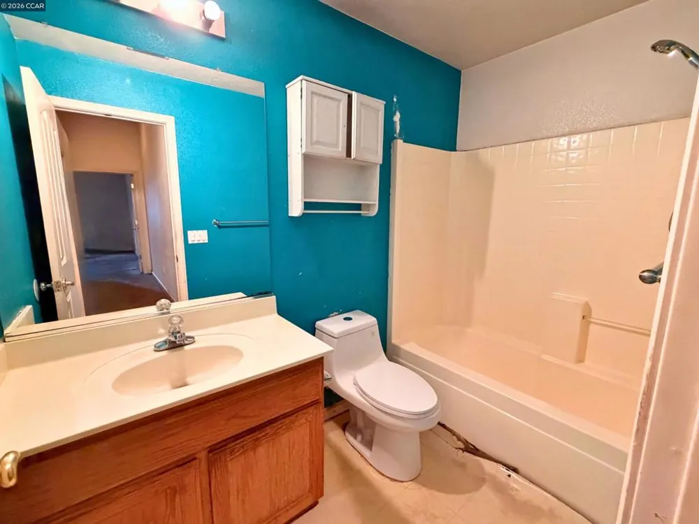 1990 Pisa Cir Stockton, CA 95206