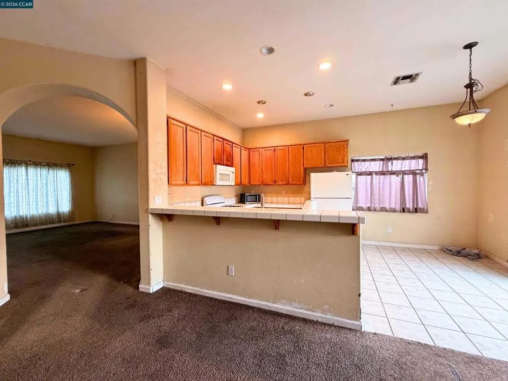1990 Pisa Cir Stockton, CA 95206