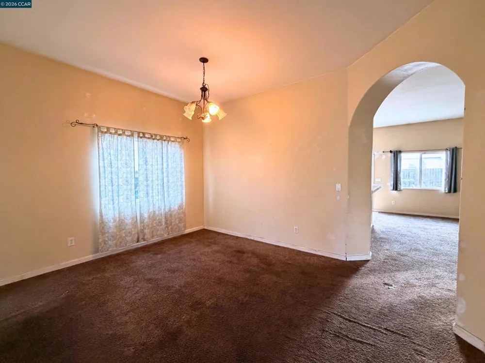 1990 Pisa Cir Stockton, CA 95206