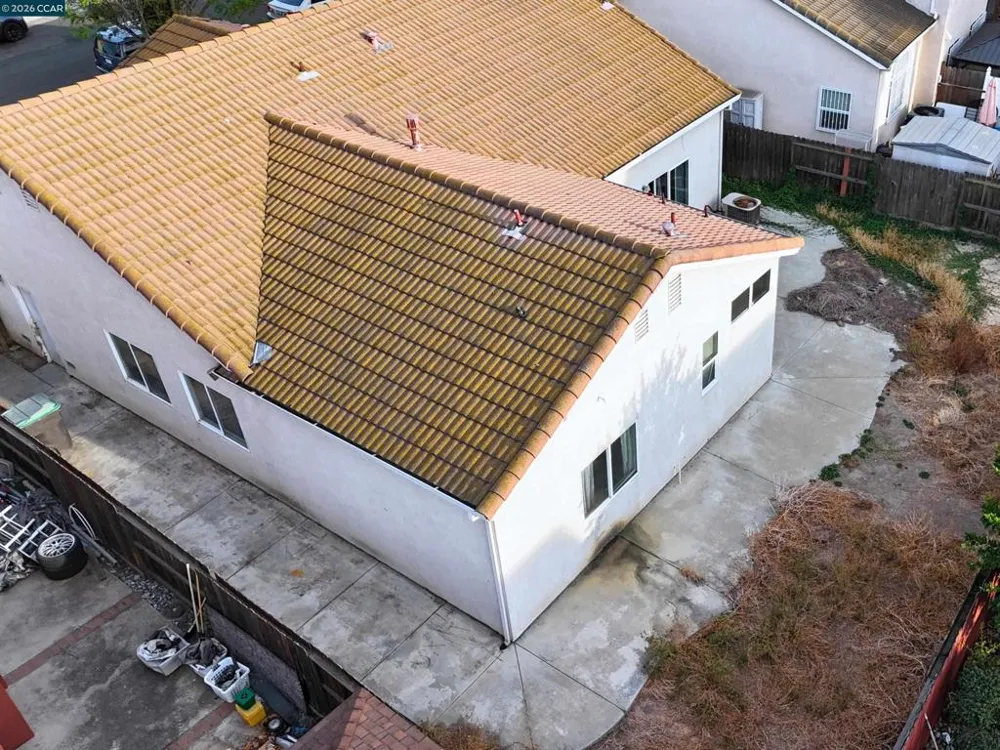 1990 Pisa Cir Stockton, CA 95206