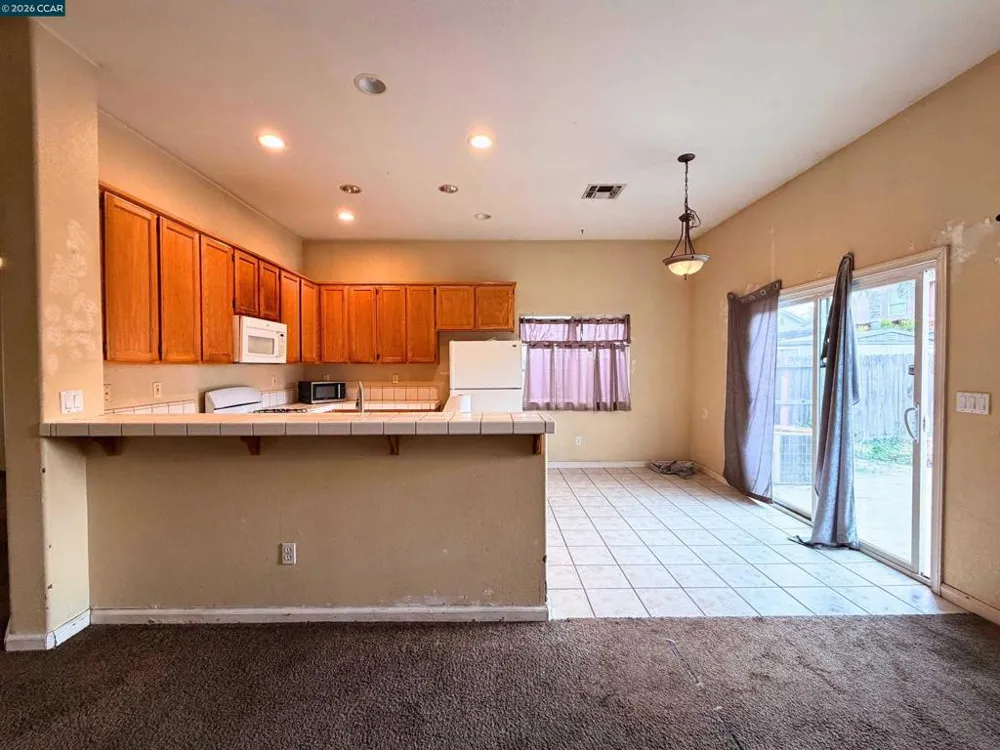 1990 Pisa Cir Stockton, CA 95206
