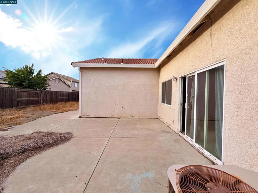 1990 Pisa Cir Stockton, CA 95206