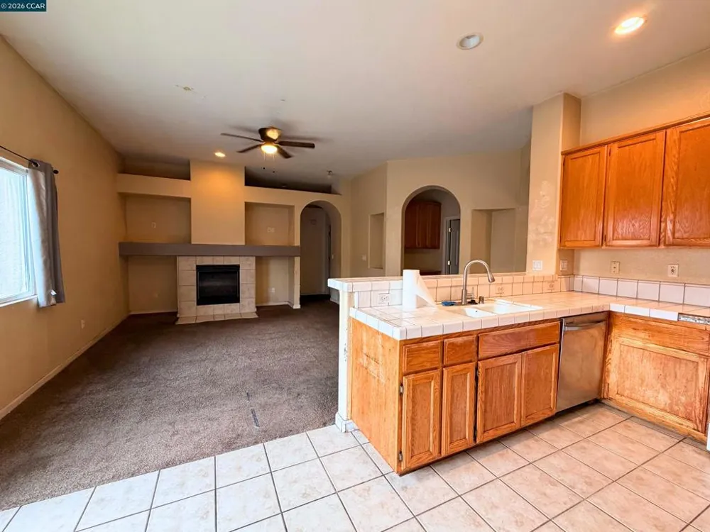 1990 Pisa Cir Stockton, CA 95206
