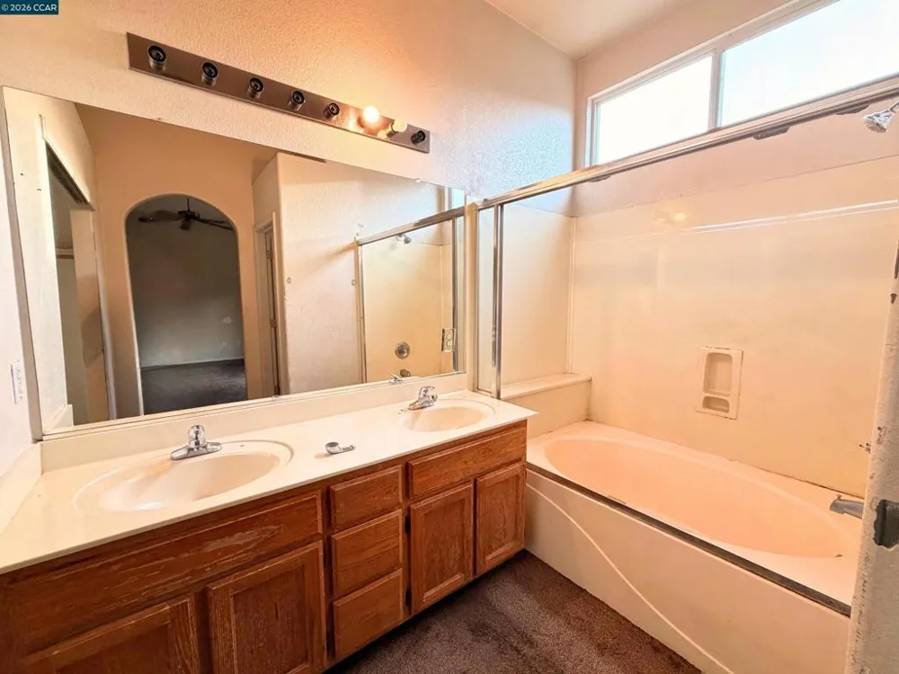 1990 Pisa Cir Stockton, CA 95206