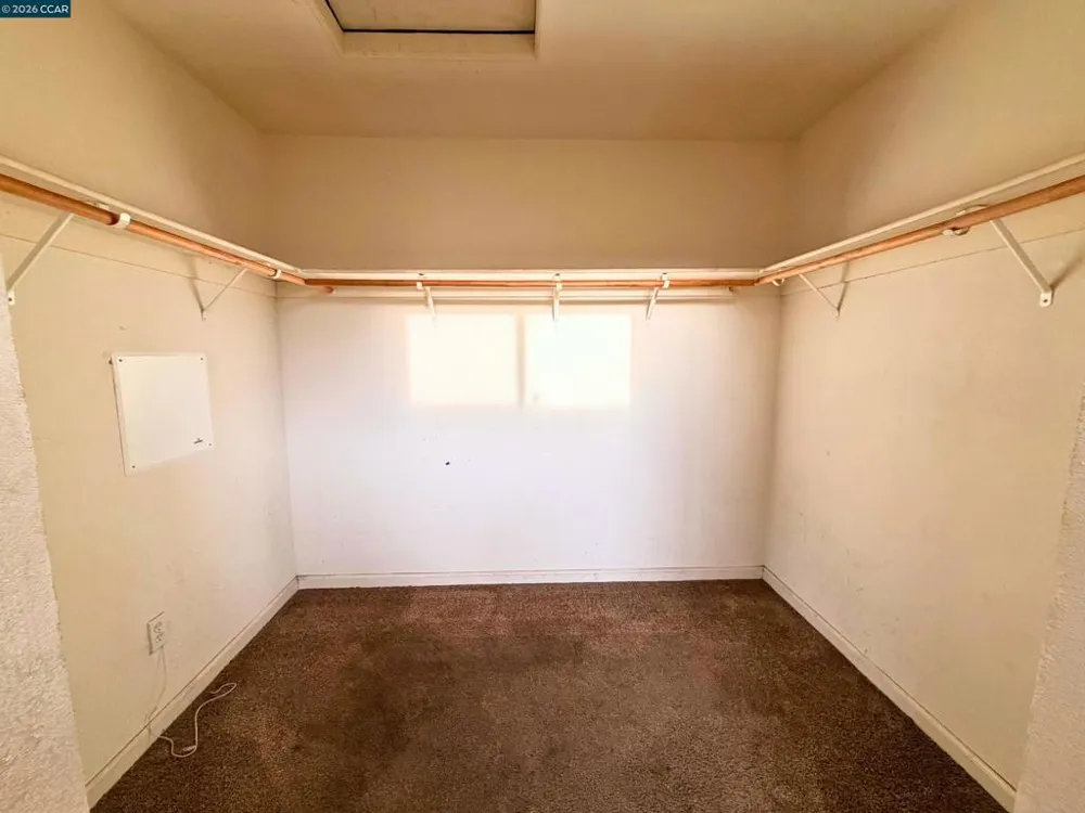 1990 Pisa Cir Stockton, CA 95206