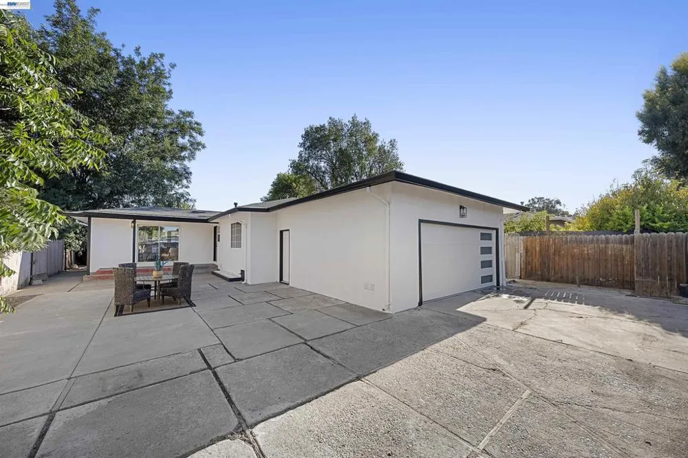 80 Clement Ave Bay Point, CA 94565