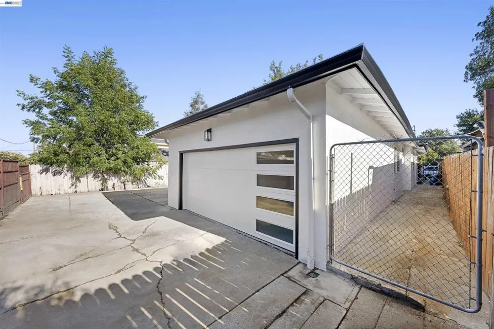 80 Clement Ave Bay Point, CA 94565