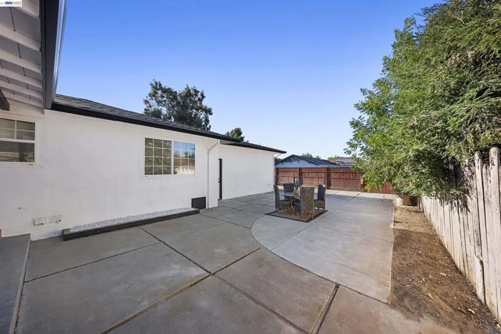 80 Clement Ave Bay Point, CA 94565