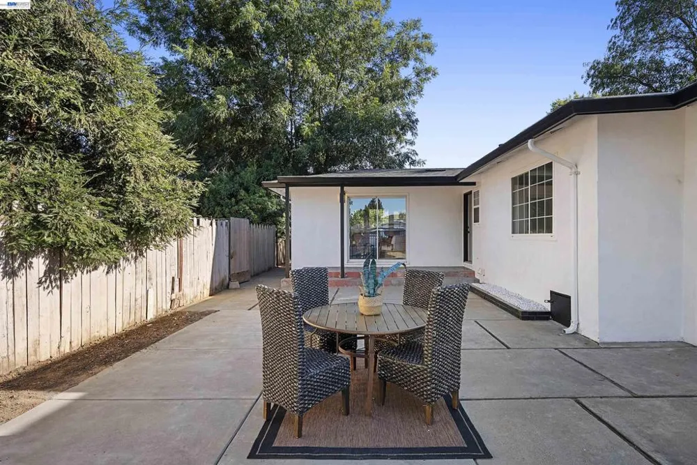80 Clement Ave Bay Point, CA 94565