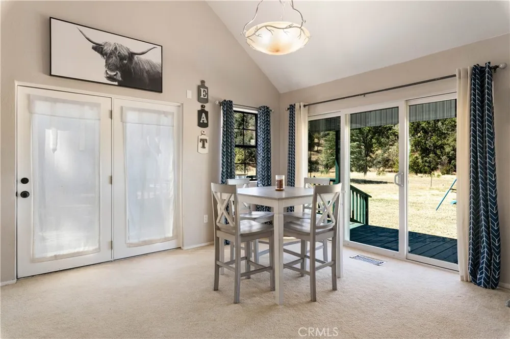 2225 Ladder Ridge Upper Lake, CA 95485