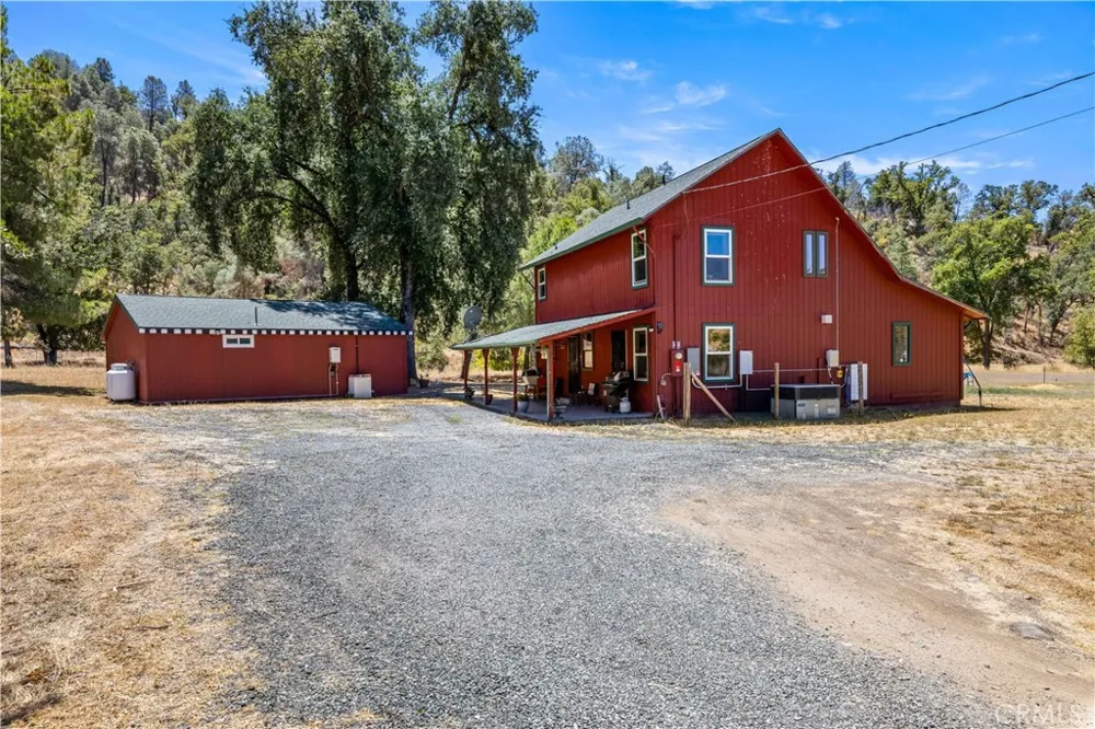 2225 Ladder Ridge Upper Lake, CA 95485