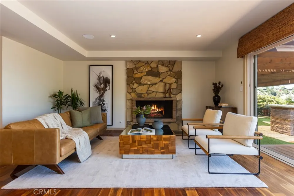 3351 Coy Sherman Oaks, CA 91423