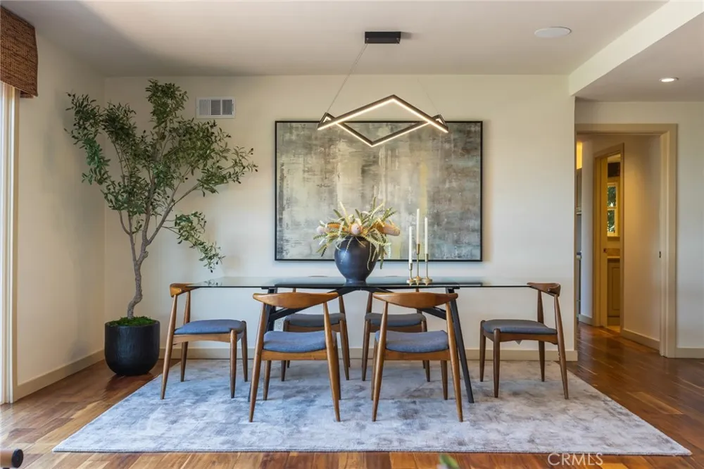 3351 Coy Sherman Oaks, CA 91423
