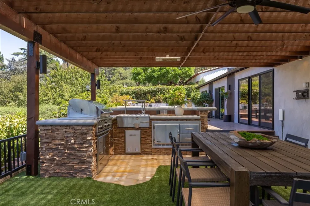 3351 Coy Sherman Oaks, CA 91423