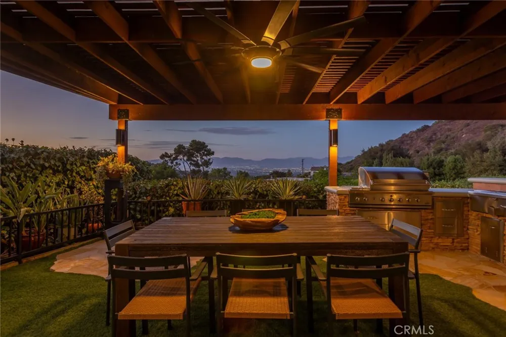 3351 Coy Sherman Oaks, CA 91423