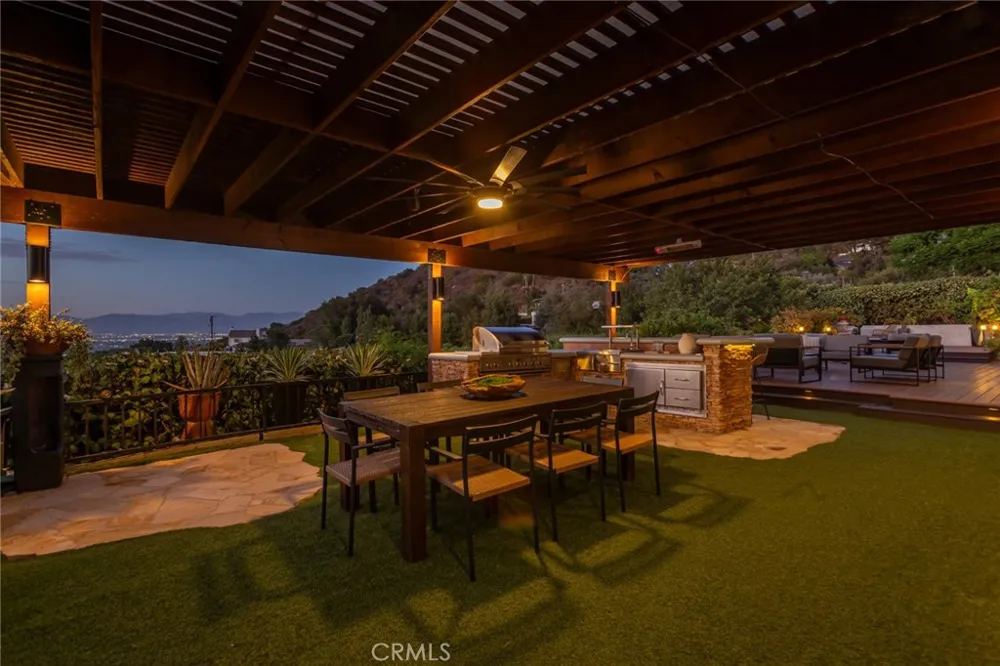3351 Coy Sherman Oaks, CA 91423