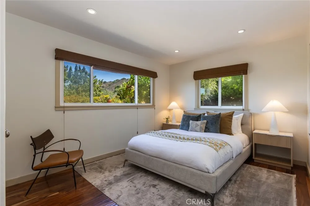 3351 Coy Sherman Oaks, CA 91423