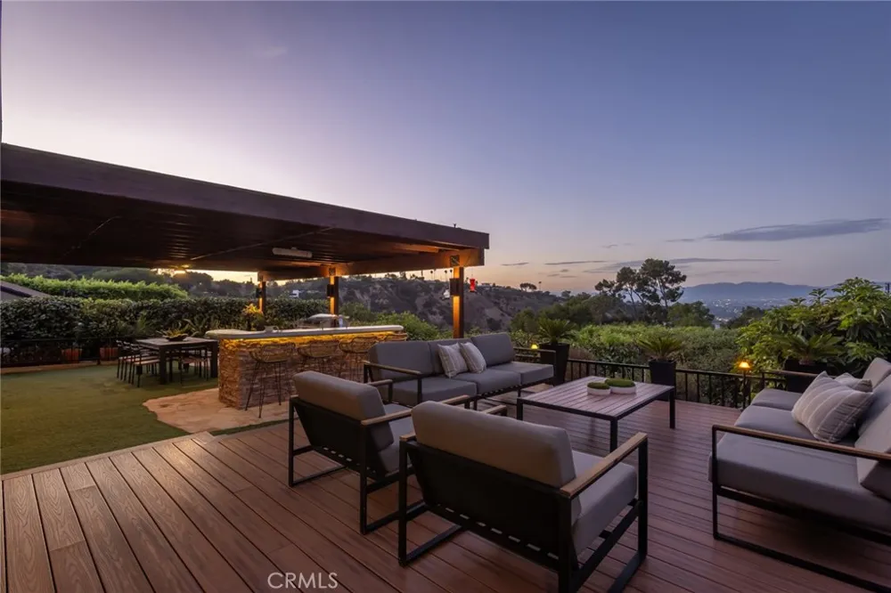 3351 Coy Sherman Oaks, CA 91423
