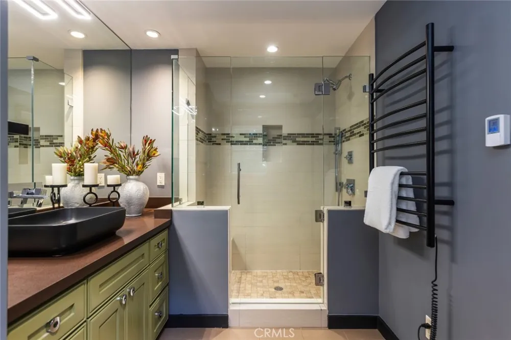3351 Coy Sherman Oaks, CA 91423