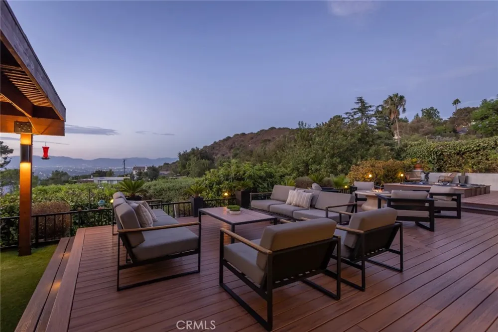 3351 Coy Sherman Oaks, CA 91423