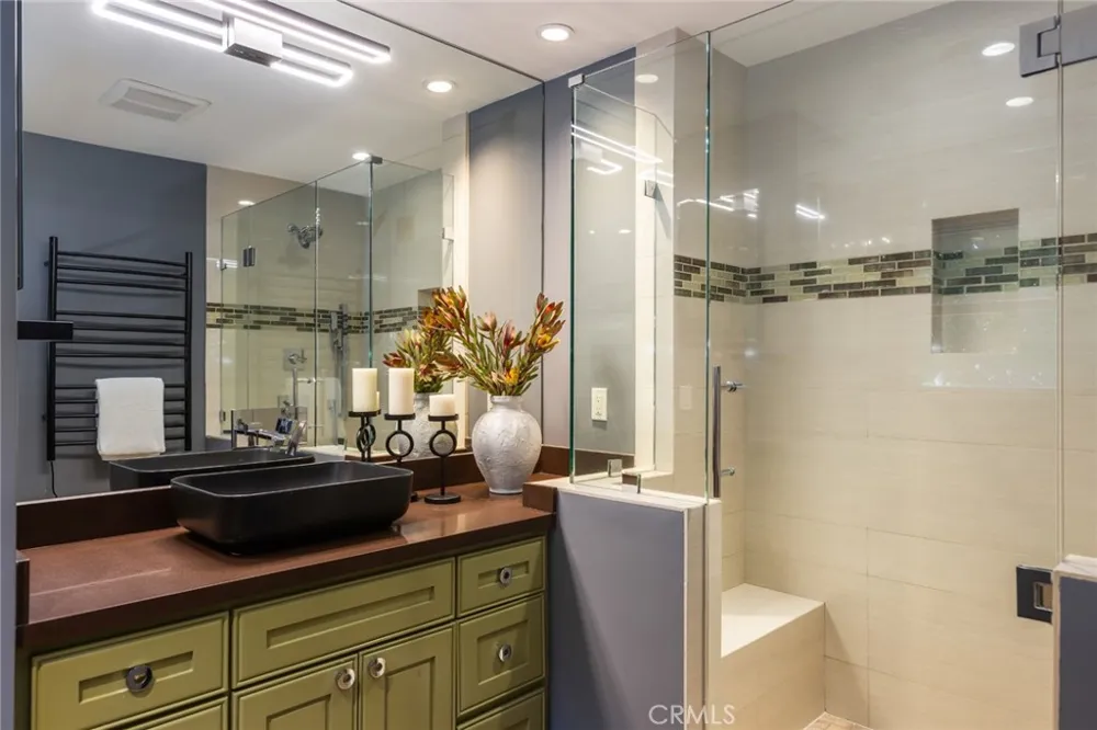 3351 Coy Sherman Oaks, CA 91423