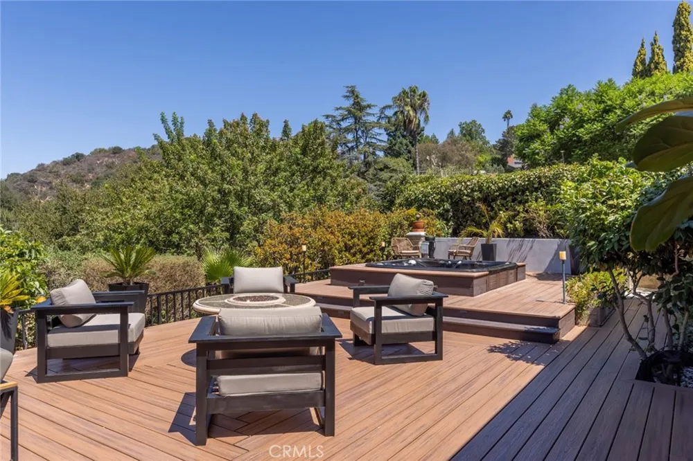 3351 Coy Sherman Oaks, CA 91423